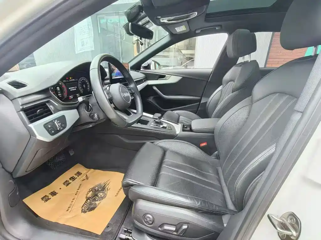 Audi A4 L 40 TFSI Luxury Dynamic