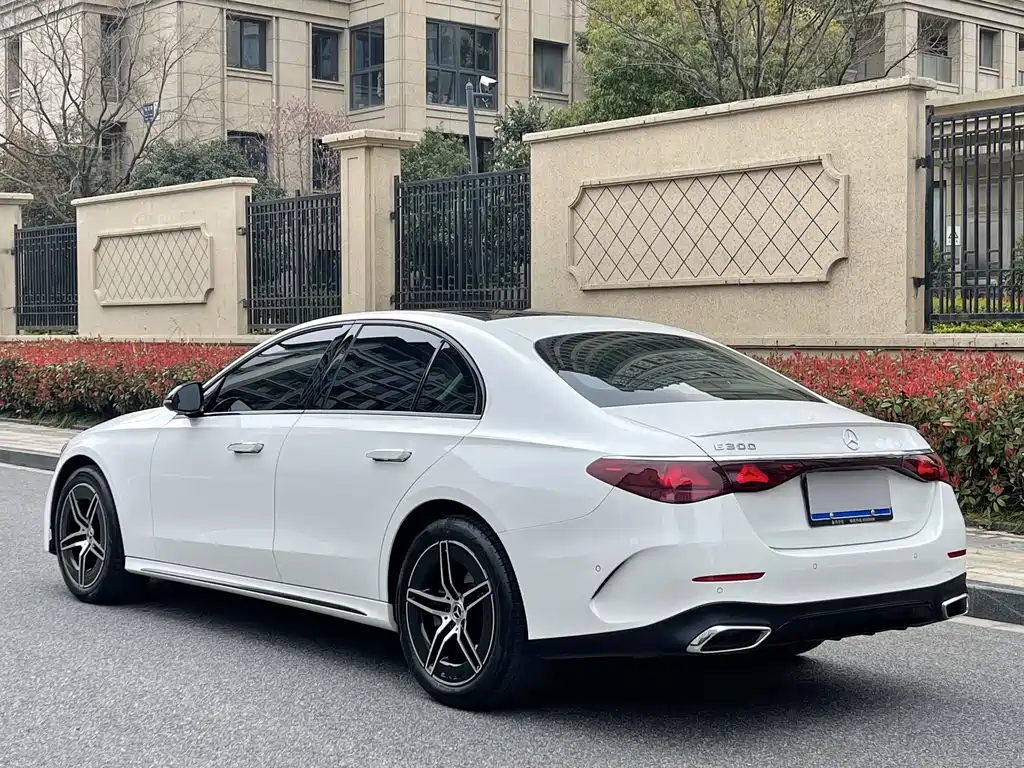 Mercedes-Benz E-Class (Import) E 300 Fashion Sport