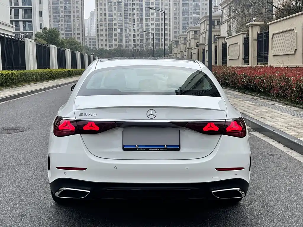 Mercedes-Benz E-Class (Import) E 300 Fashion Sport