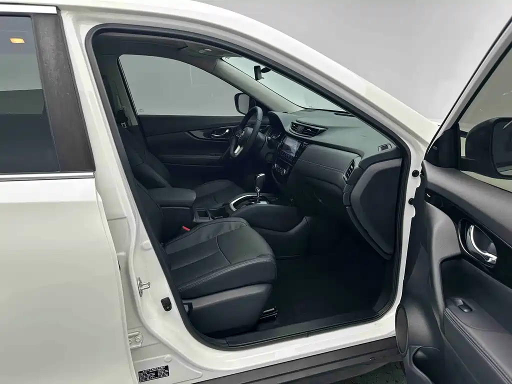 X-Trail 2.0 L 2 WD Connected Comfort Enjoyment
