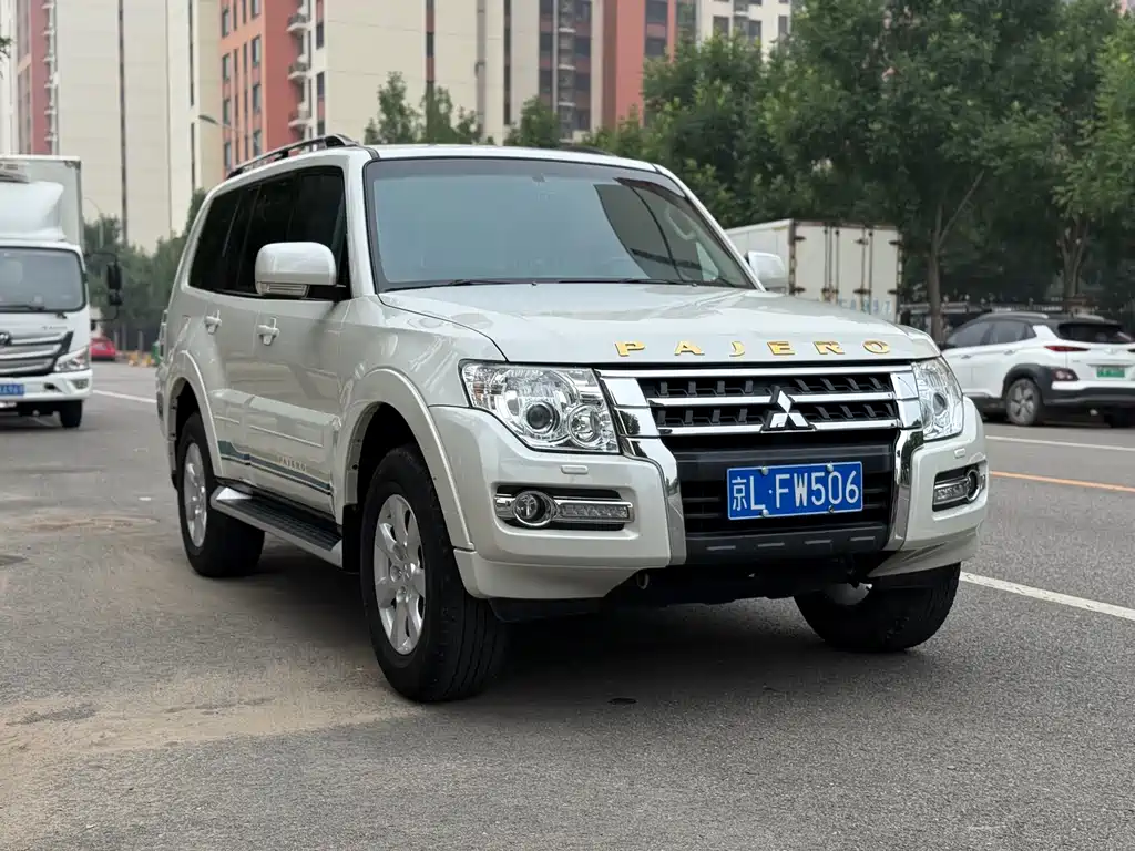 Pajero (Import) 3.0 L Auto Standard
