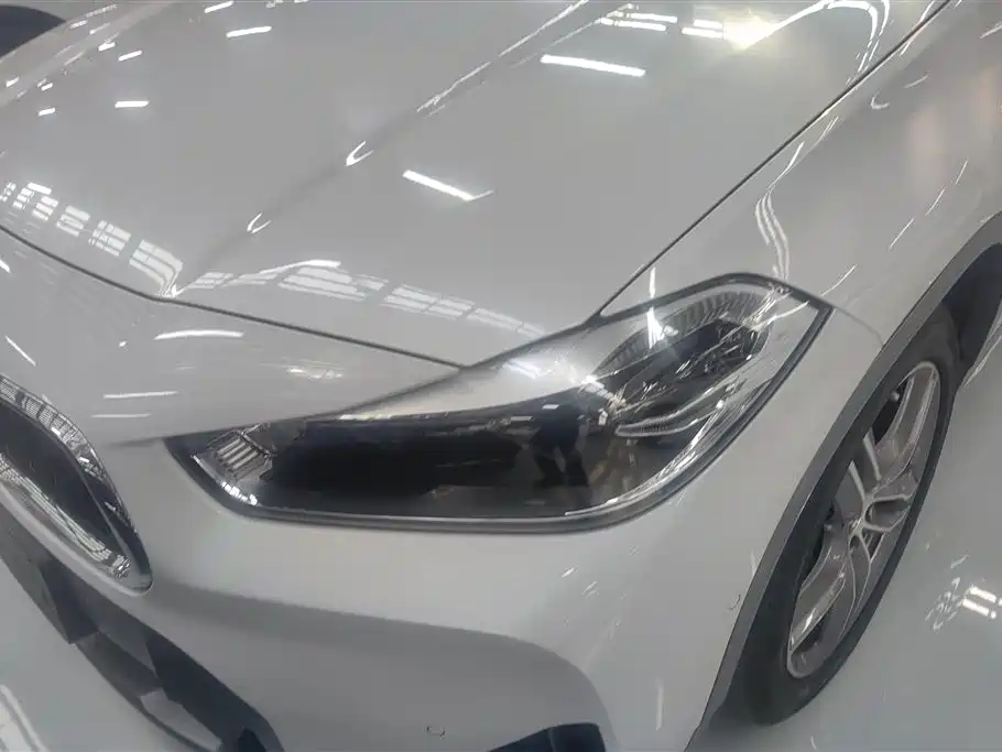 BMW X2 sDrive25 i Leading M Offroad Package