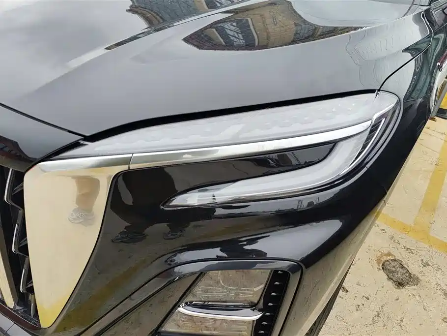 Hongqi HS3 PHEV 115 km Power Action