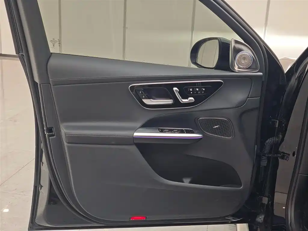 Mercedes-Benz GLC Facelift GLC 300 L 4 MATIC Dynamic 5-seat