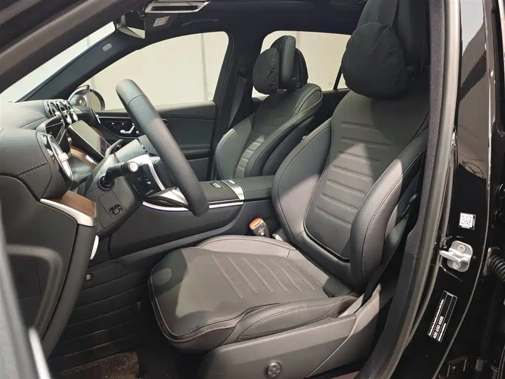 Mercedes-Benz GLC Facelift GLC 300 L 4 MATIC Dynamic 5-seat