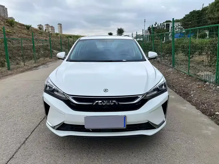 Dongfeng Yixuan 230 T Auto Shadow Chase