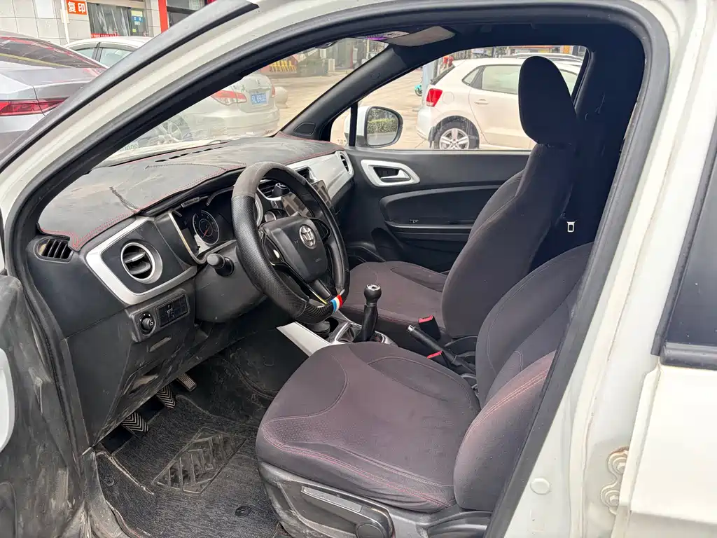 Brilliance V3 中华V3 2015款 1.5 L 手动舒适型