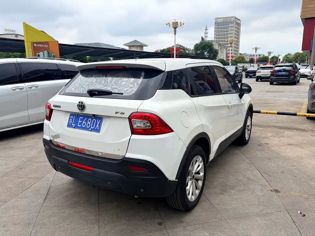 Brilliance V3 中华V3 2015款 1.5 L 手动舒适型