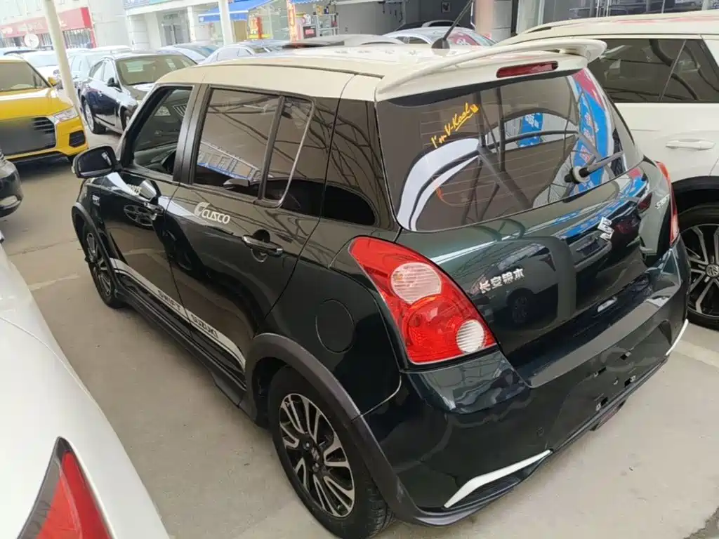 Swift 1.5 L Auto Fashion Cool Play