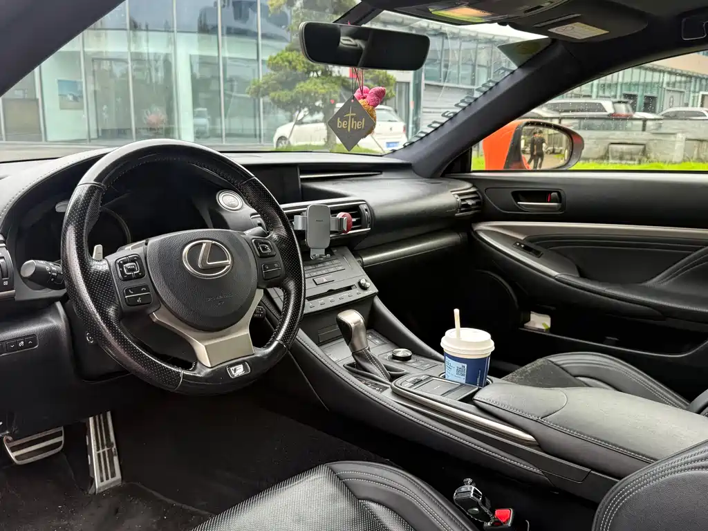 Lexus RC 200 t F SPORT
