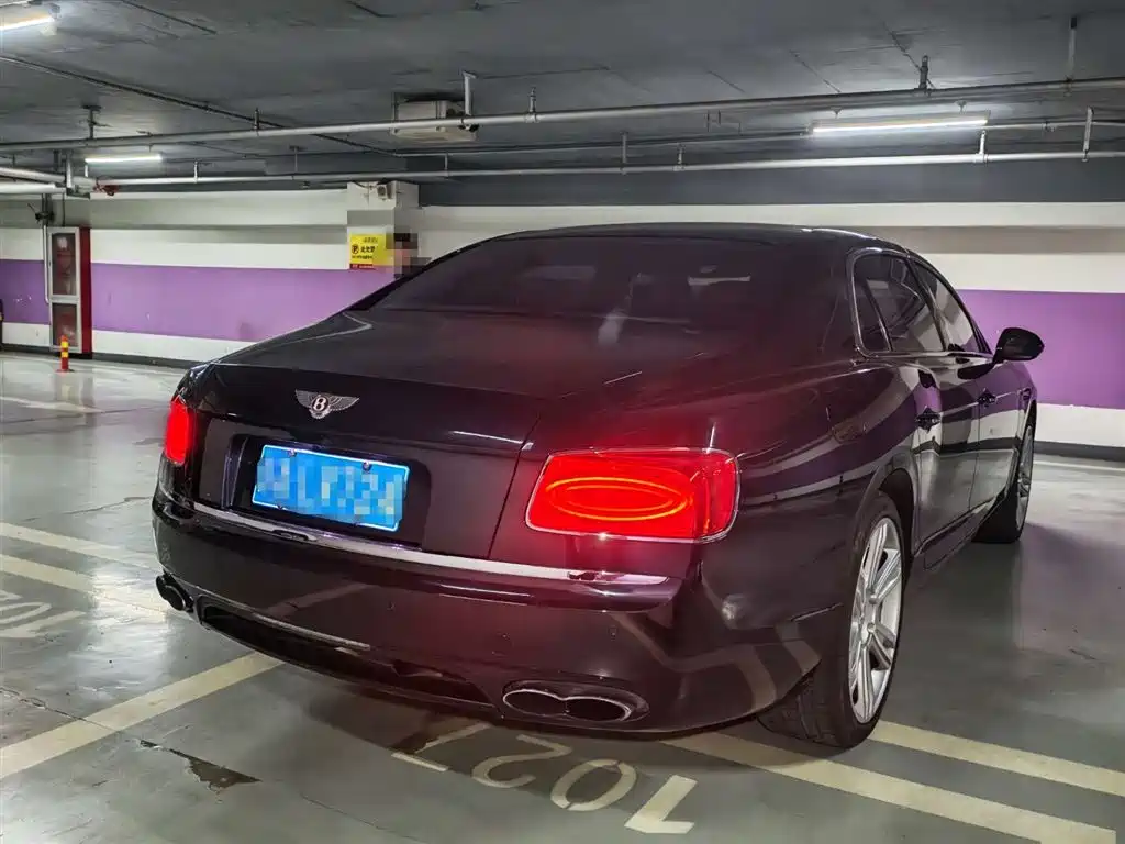 Flying Spur 4.0 T V8 Distinguished
