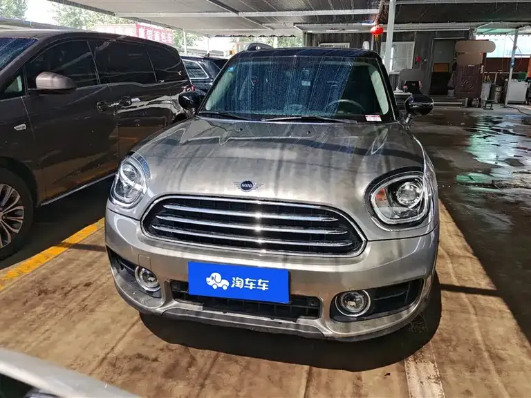 MINI COUNTRYMAN MINI COUNTRYMAN 2019款 1.5 T COOPER ALL4 艺术家周末旅行版