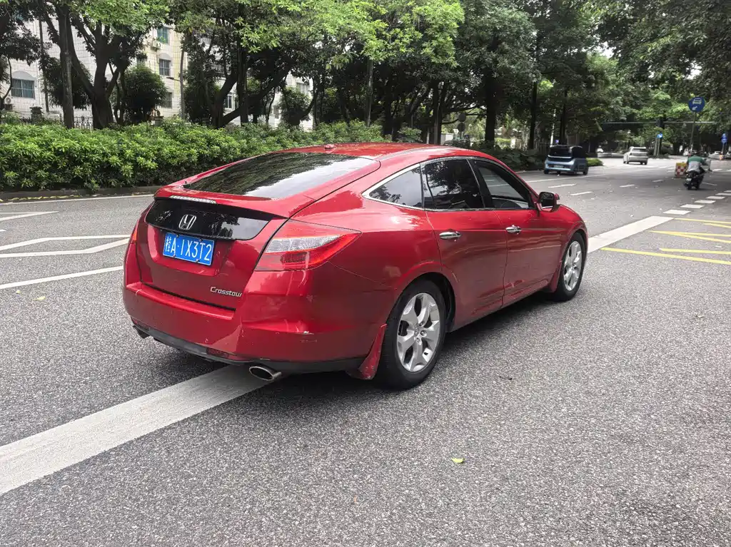 Crosstour 2.4 L Luxury