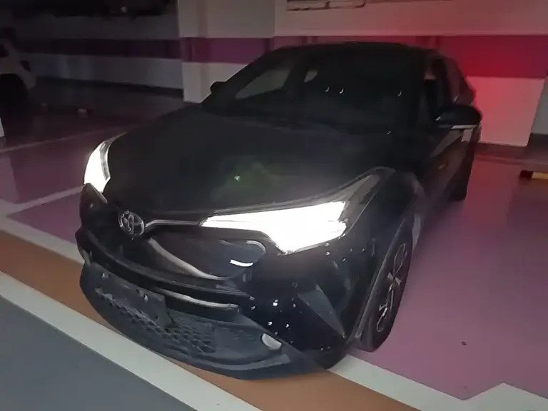 Toyota C-HR 2.0 L Luxury