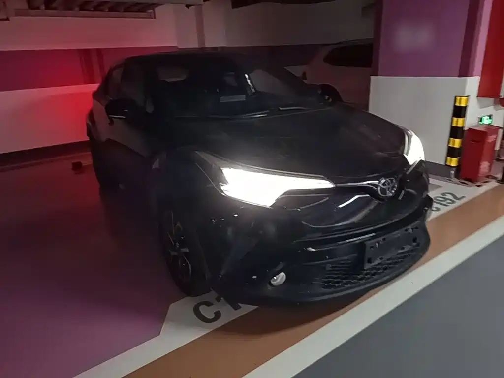 Toyota C-HR 2.0 L Luxury