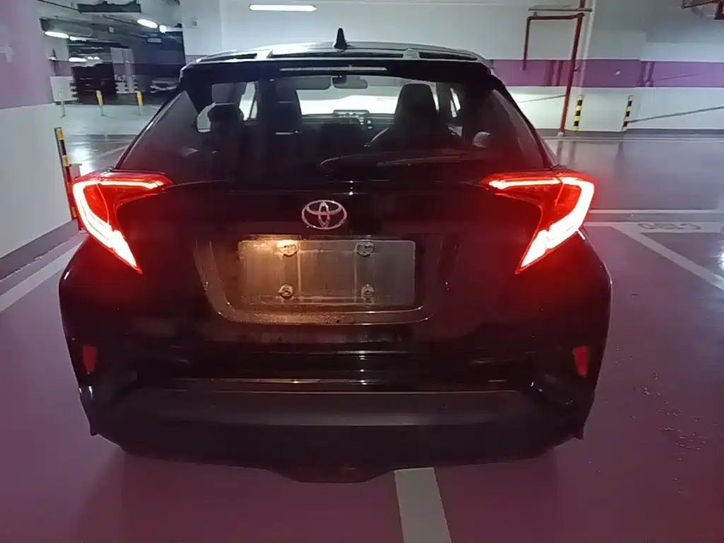 Toyota C-HR 2.0 L Luxury