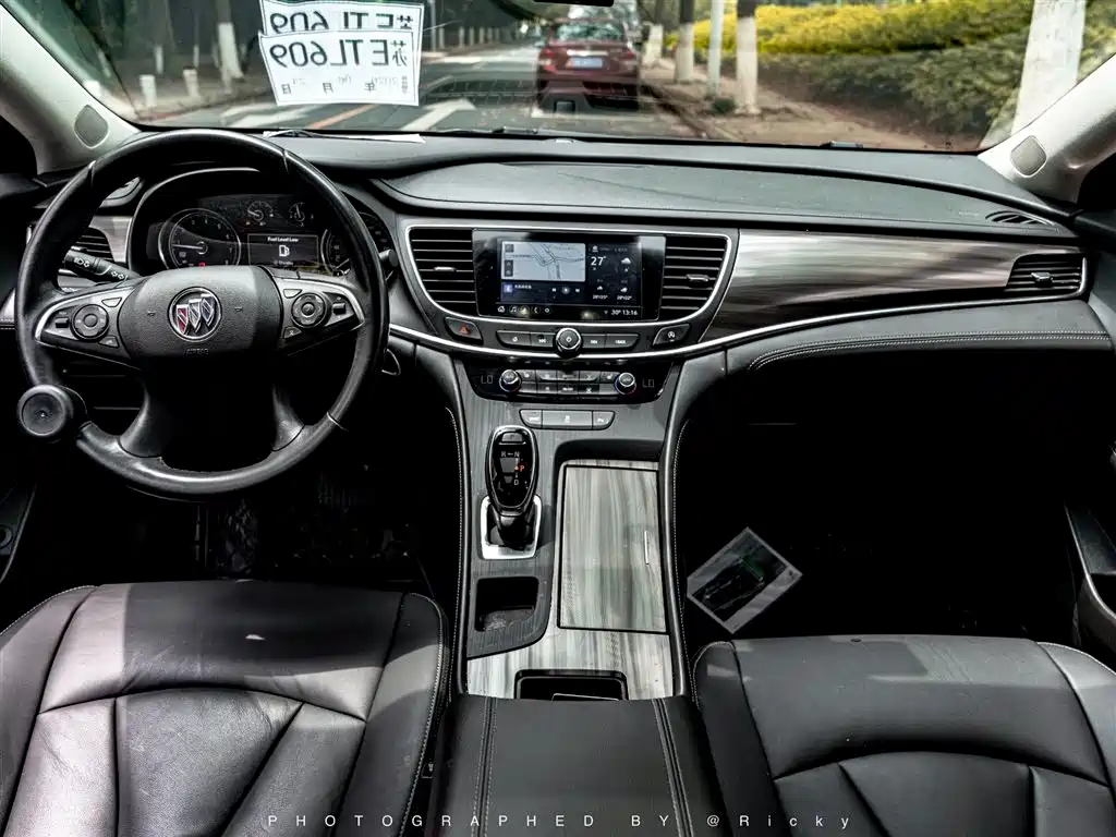 LaCrosse 652 T Luxury