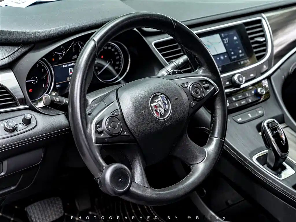 LaCrosse 652 T Luxury