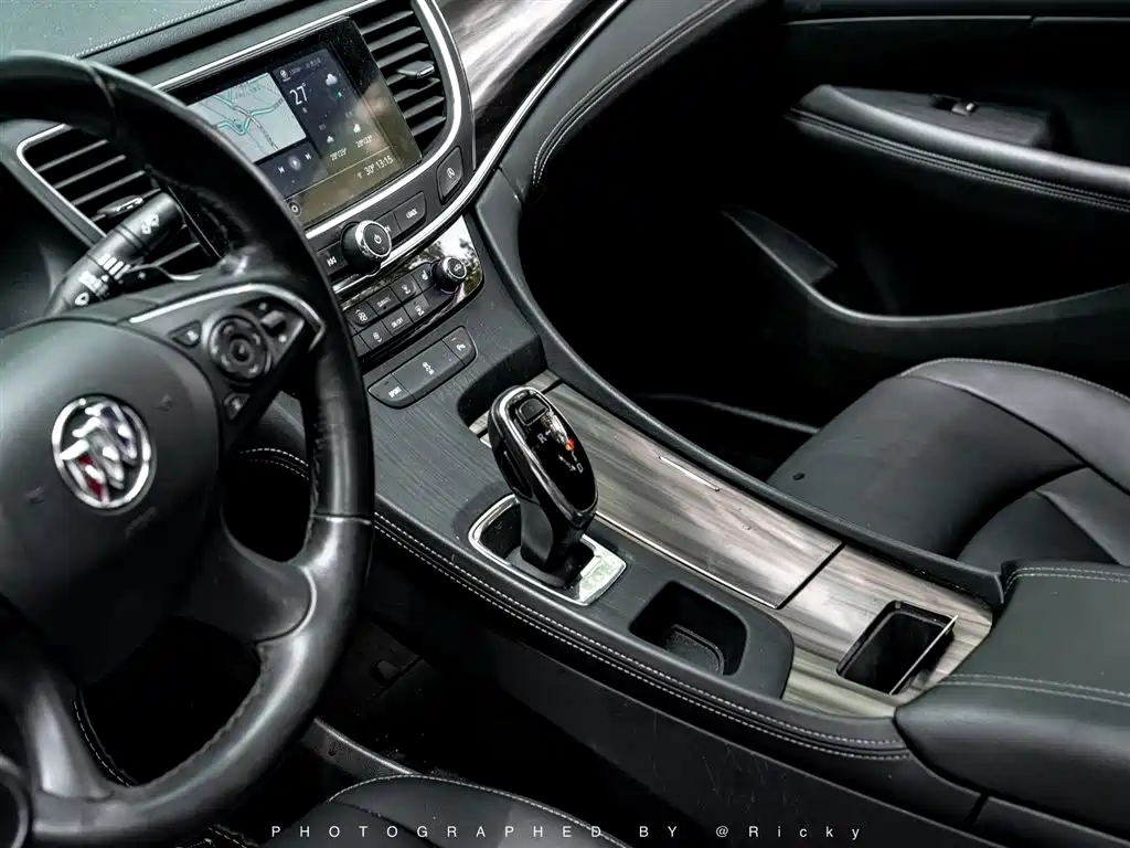 LaCrosse 652 T Luxury