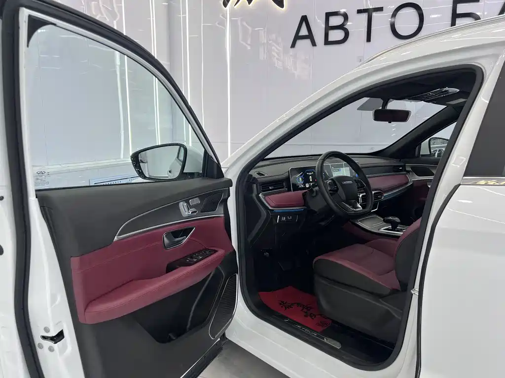 Jetour X70 PLUS 1.5 T DCT Mountain PRO 5-seat