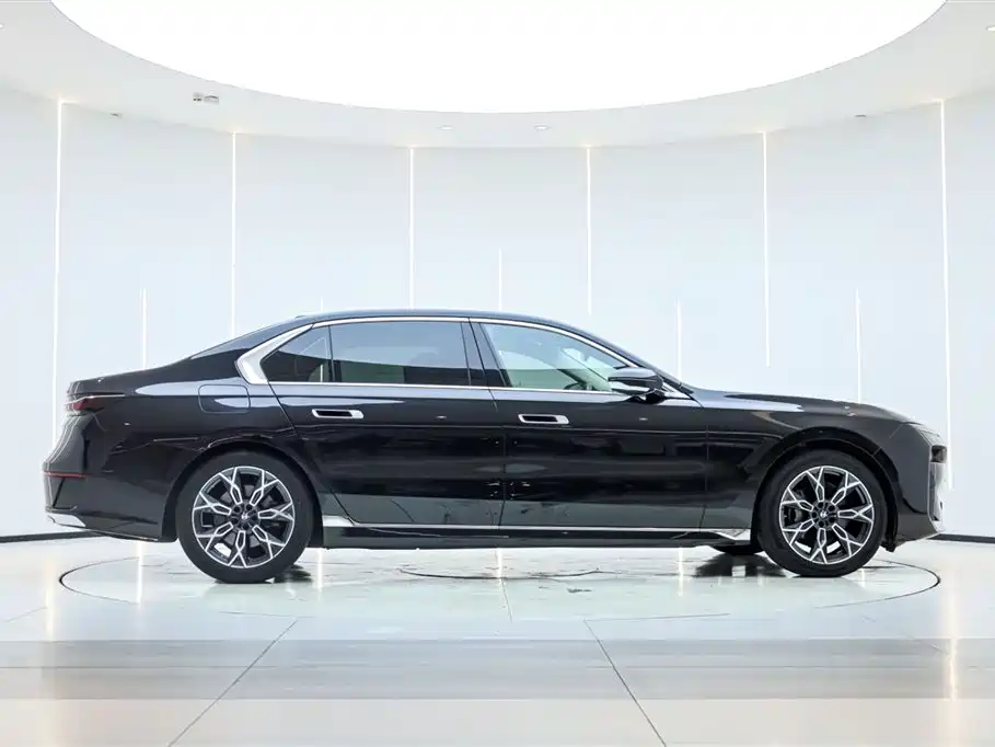 BMW 7 Series 735 Li Luxury Package