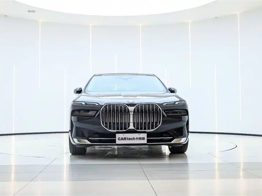 BMW 7 Series 735 Li Luxury Package