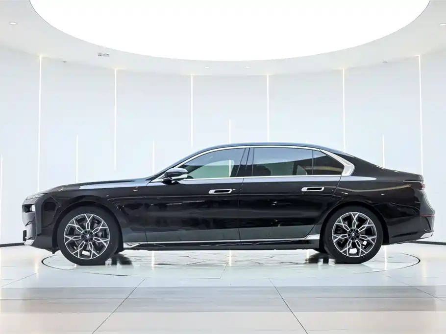 BMW 7 Series 735 Li Luxury Package