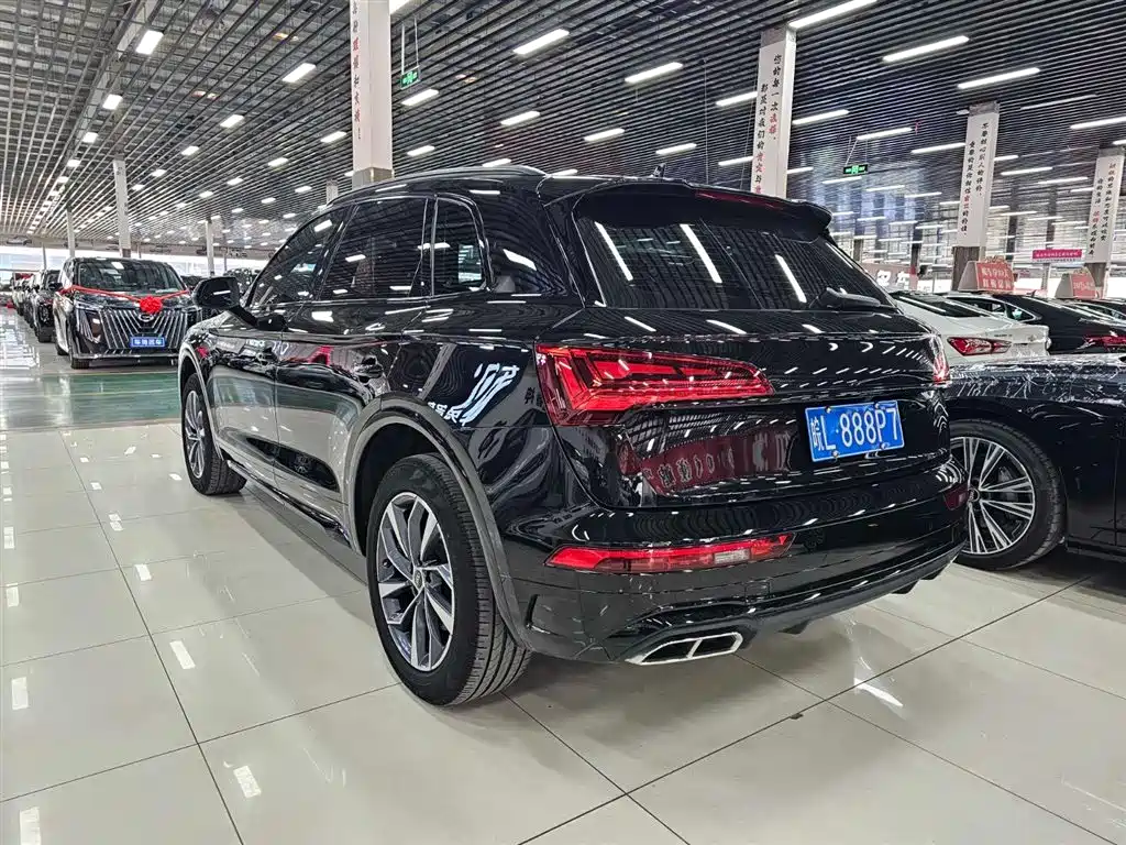 Audi Q5 L 40 TFSI Luxury Dynamic
