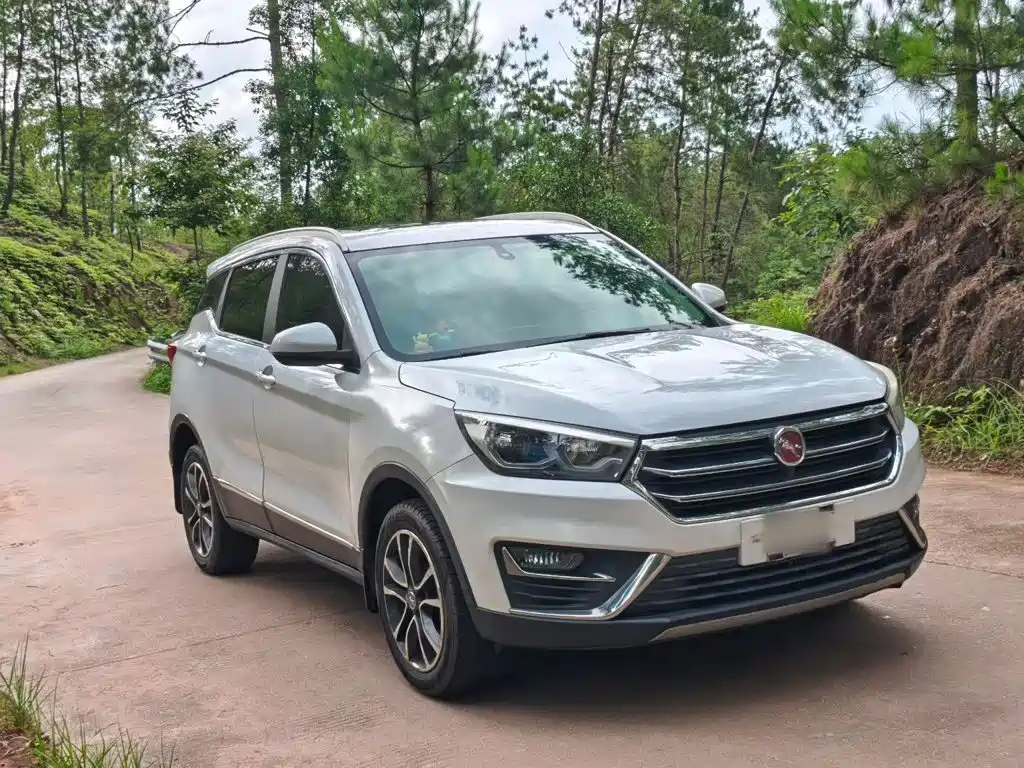 Hanteng X5 1.5 T CVT Luxury