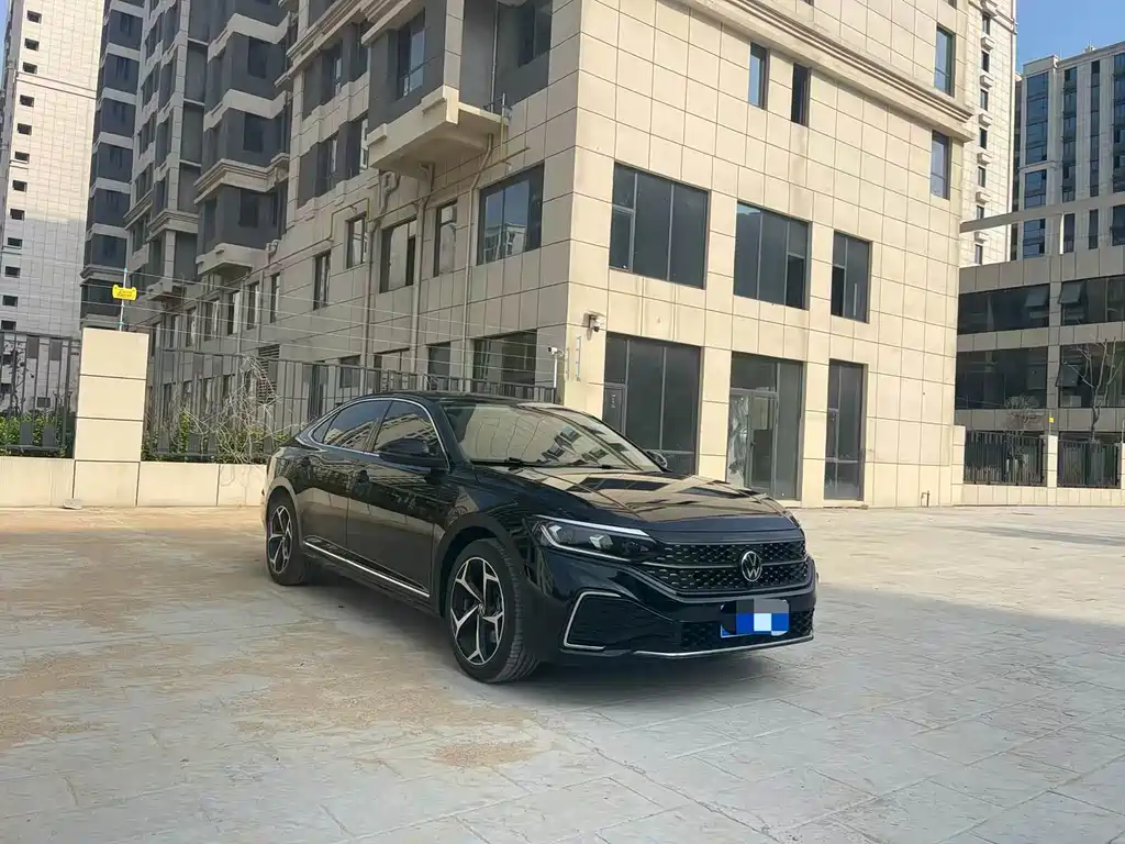 Passat Outstanding 380 TSI Dragon