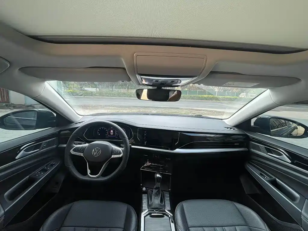 Passat Outstanding 380 TSI Dragon
