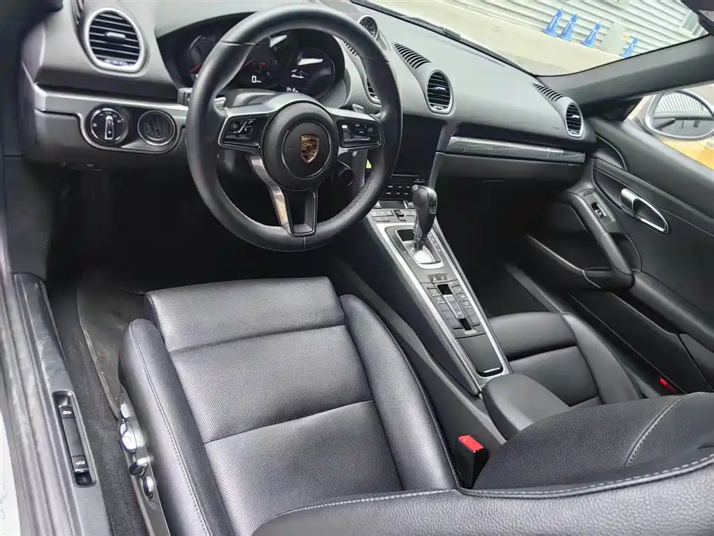 Porsche 718 Boxster 2.0 T
