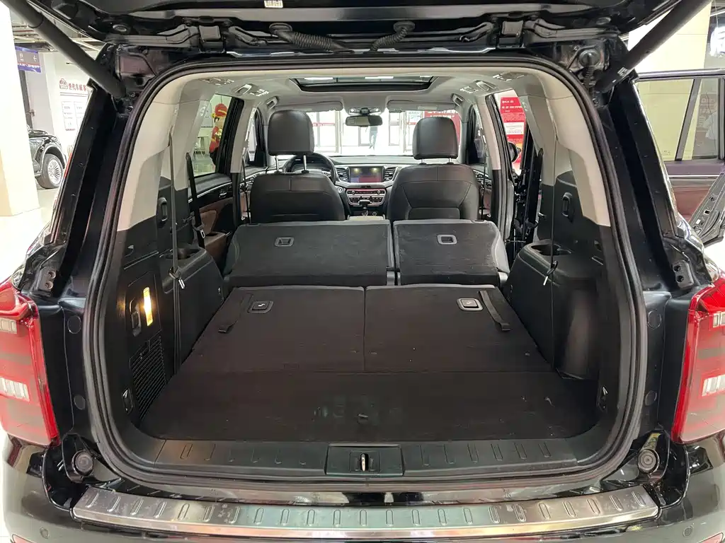 GAC Trumpchi GS8 320 T 4 WD Luxury Connected (7-seat)