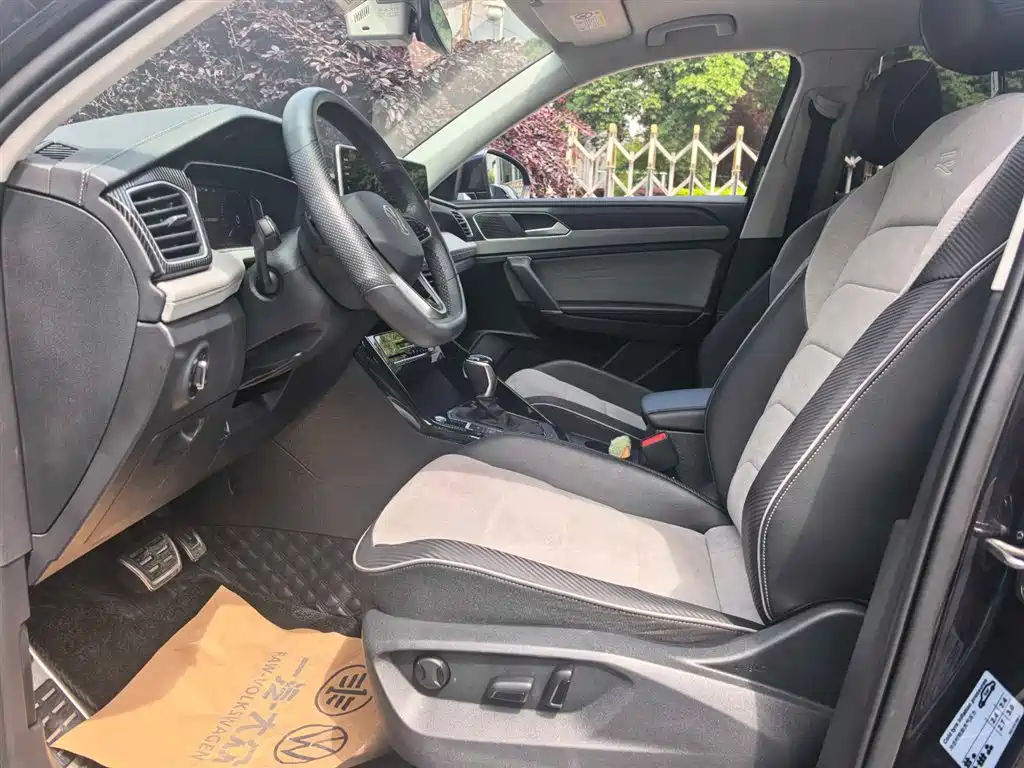 Tayron X 330 TSI 2 WD Distinguished High Energy