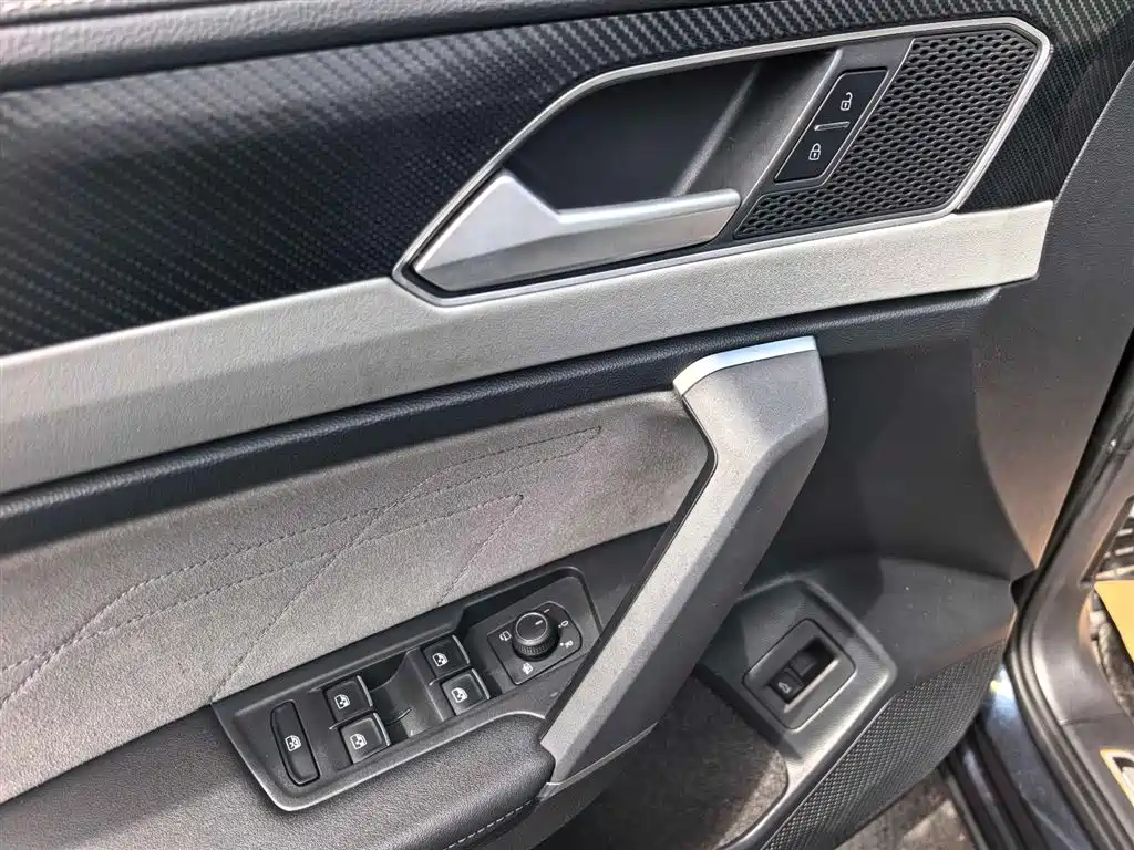 Tayron X 330 TSI 2 WD Distinguished High Energy