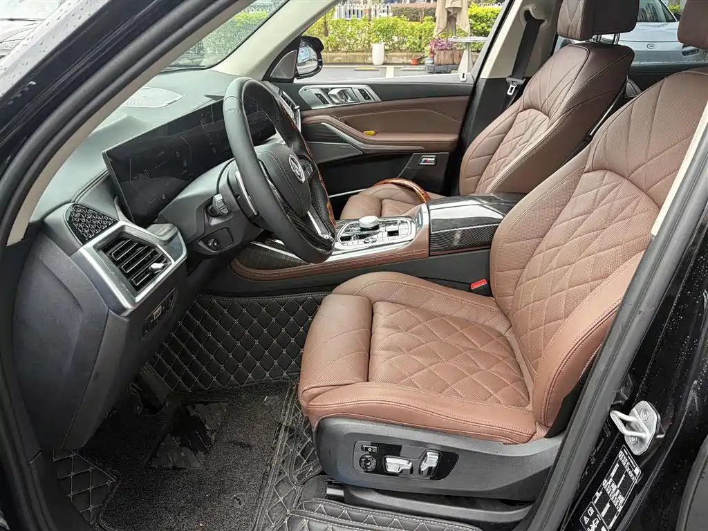 BMW X7 xDrive40 i Leading Luxury Package