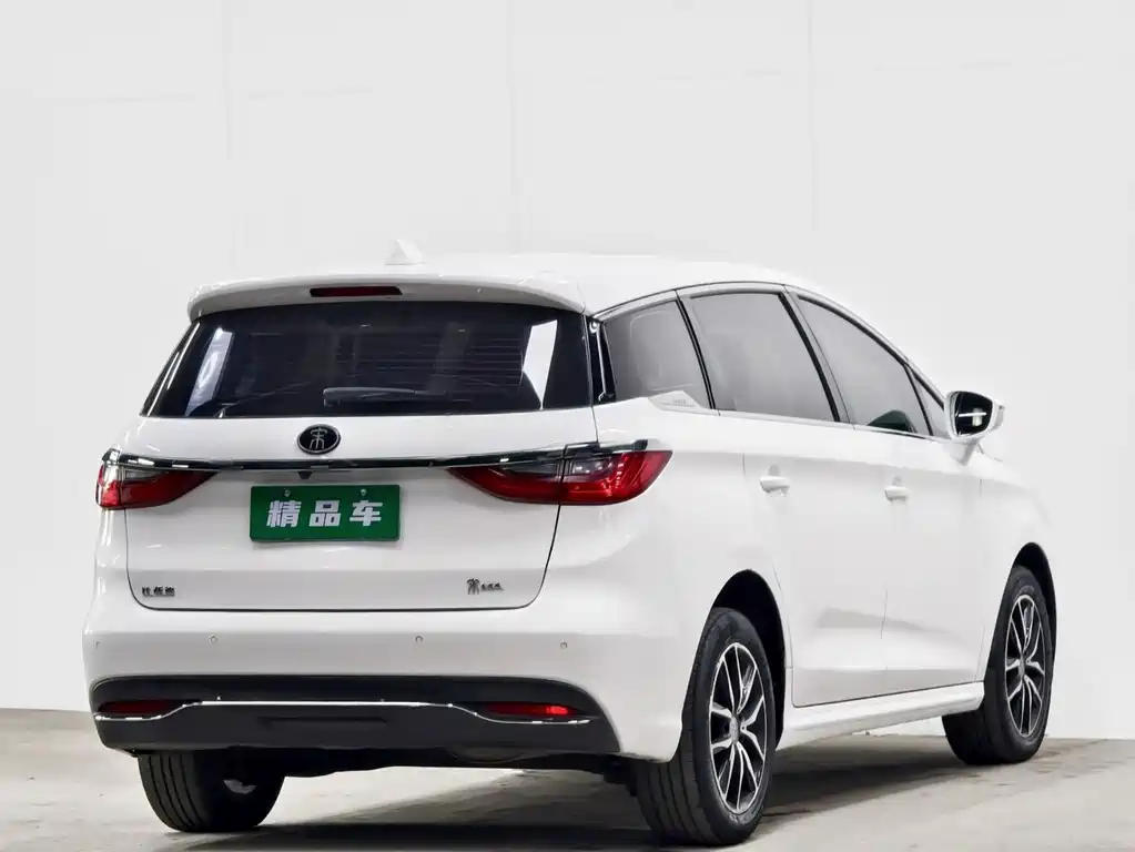 Song MAX 1.5 T Manual Connected Luxury 6-seat