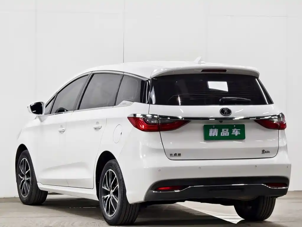 Song MAX 1.5 T Manual Connected Luxury 6-seat