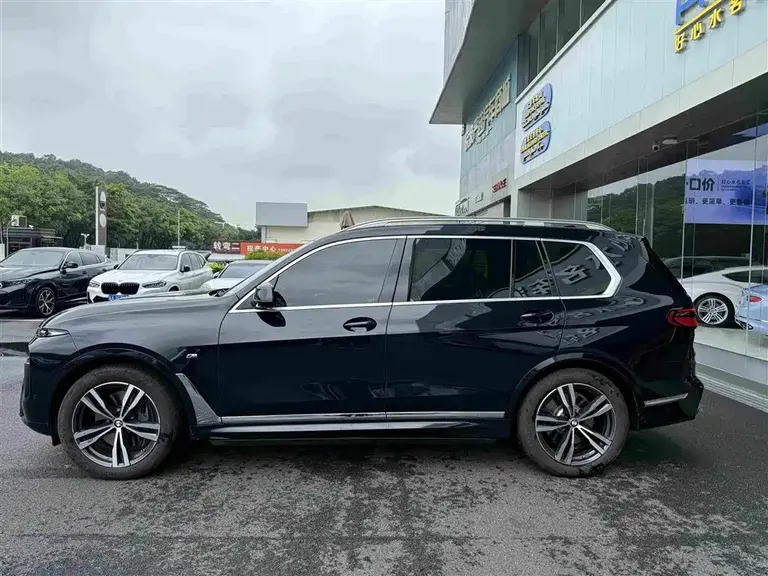 BMW X7 xDrive40 i Premium M Sport Package