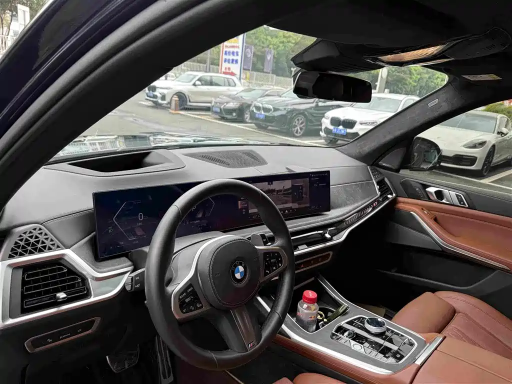 BMW X7 xDrive40 i Premium M Sport Package