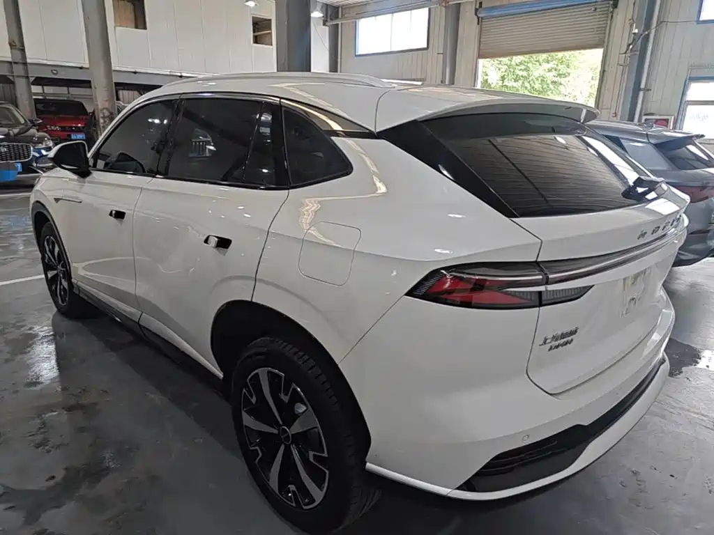 Roewe D5 X DMH 荣威D5 X DMH 2024款 135科技版