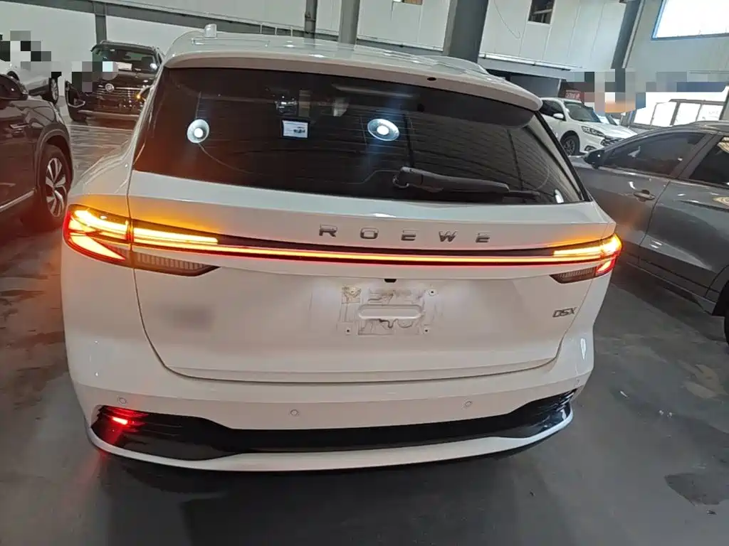 Roewe D5 X DMH 荣威D5 X DMH 2024款 135科技版