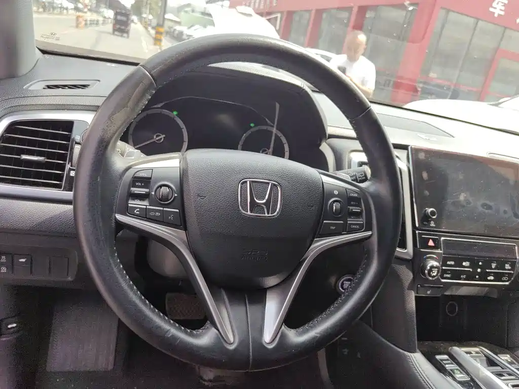 Honda UR-V 370 TURBO 2 WD Distinguished CN-V