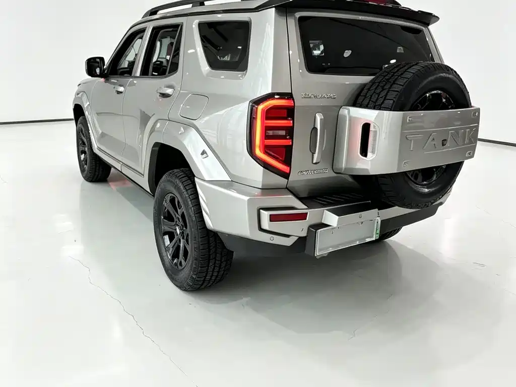 Tank 400 NEV Hi4-T City