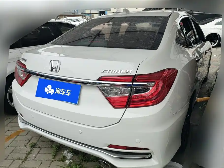 Crider 1.8 L Manual Luxury