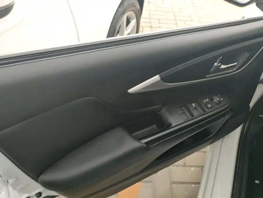 Crider 1.8 L Manual Luxury