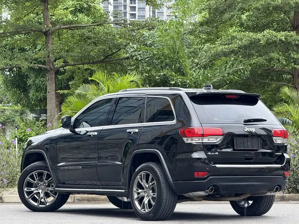 Grand Cherokee (Import) 3.0 L Elite Navigation