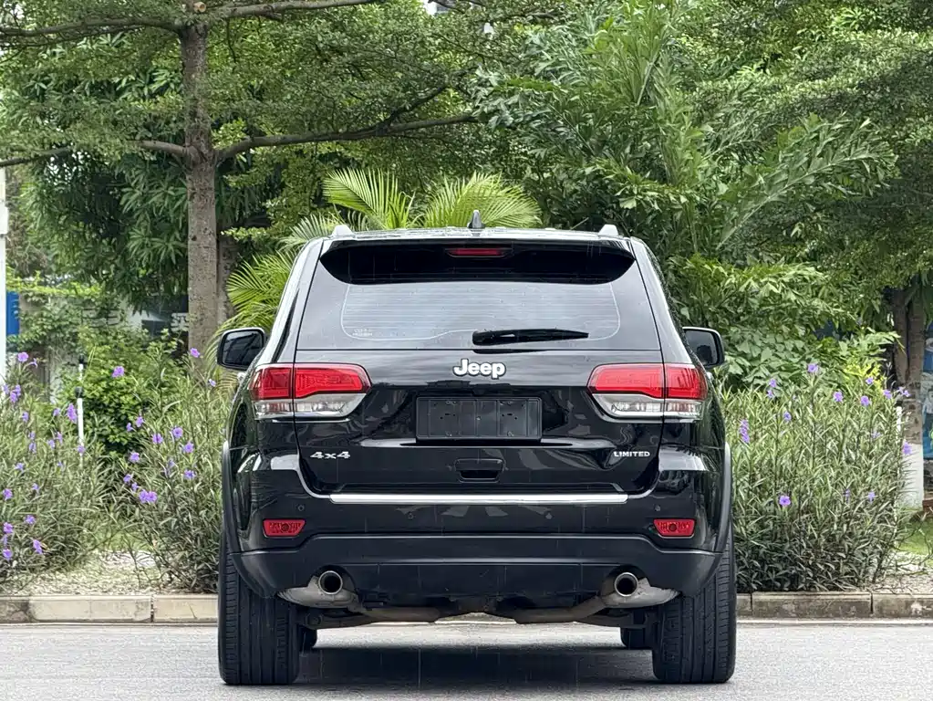 Grand Cherokee (Import) 3.0 L Elite Navigation
