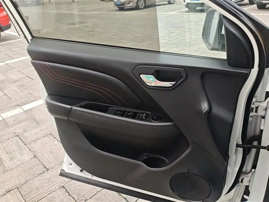 Soueast DX3 1.5 T CVT Distinguished