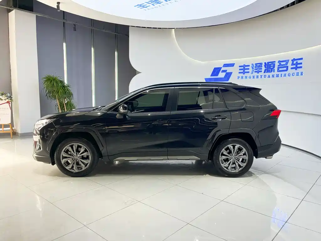 RAV4 2.0 L CVT 2 WD Style Plus